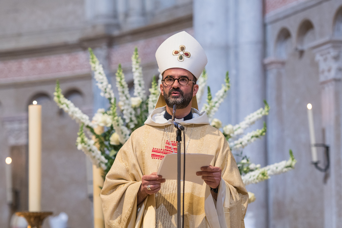 Retour Sur Lordination Piscopale De Mgr Lo C Lagadec Dioc Se De Lyon