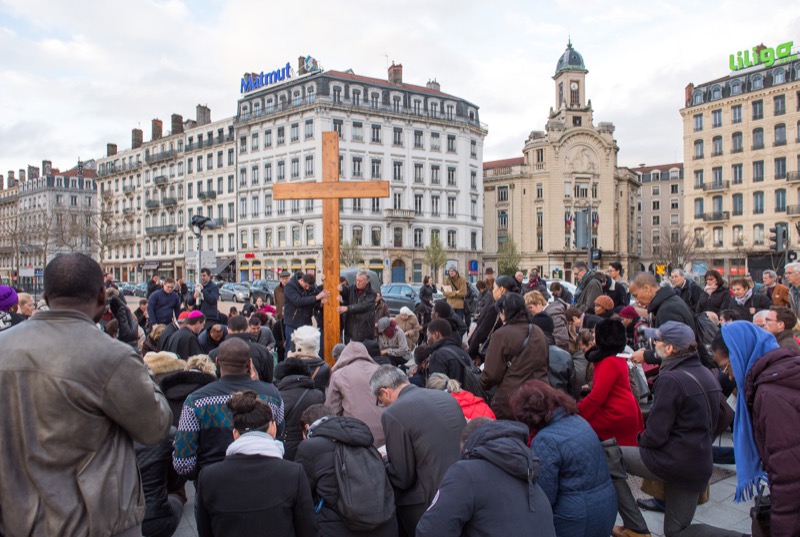 Chemin de croix dans les rues de Lyon 2018