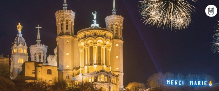 Mise en lumière du “Merci Marie” et bénédiction de la crèche