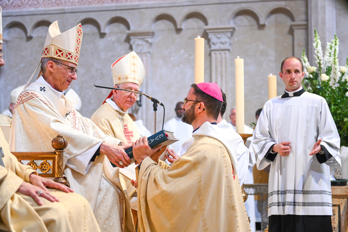 Ordination épiscopale de Mgr Loïc Lagadec