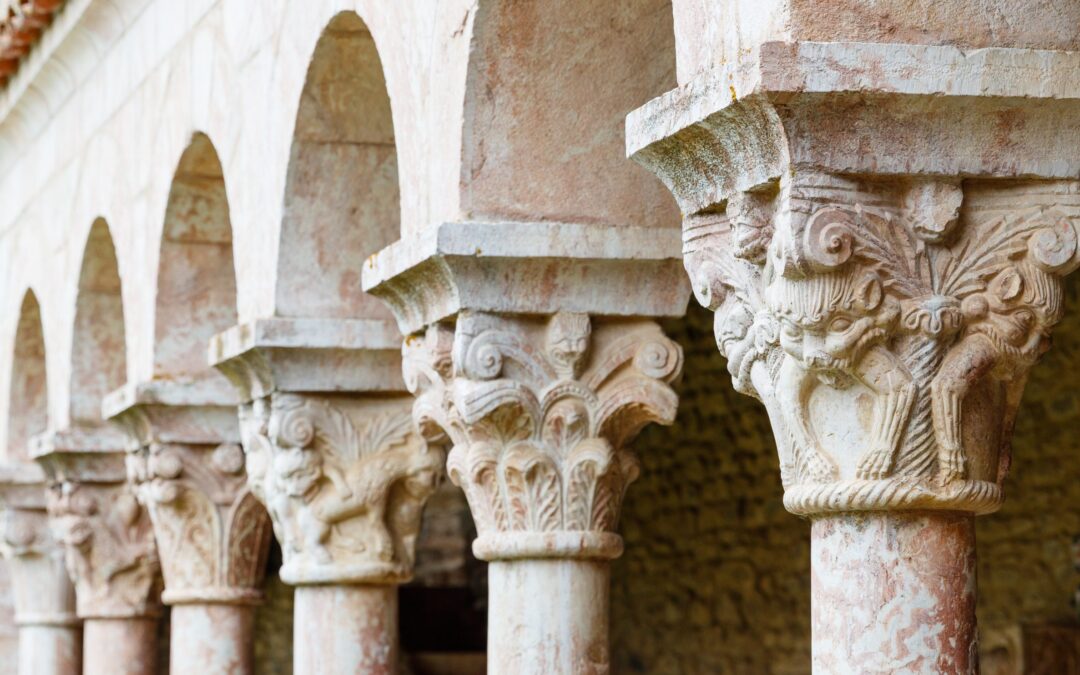 L’art roman, la langue et le bestiaire romans, les chapiteaux et les tympans