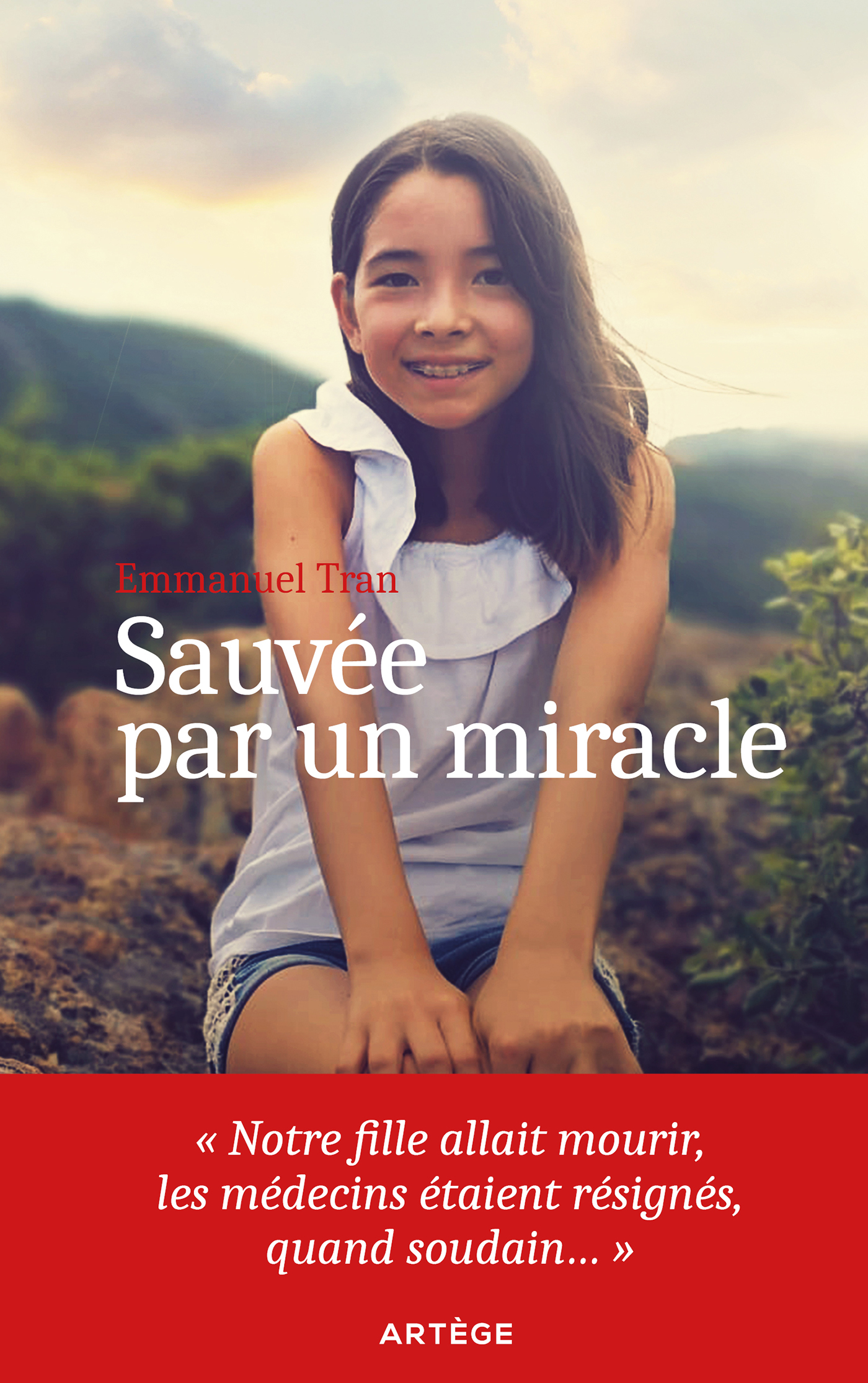 Couverture du livre d'Emmanuel Tran où on voit sa fille, Mayline, souriante